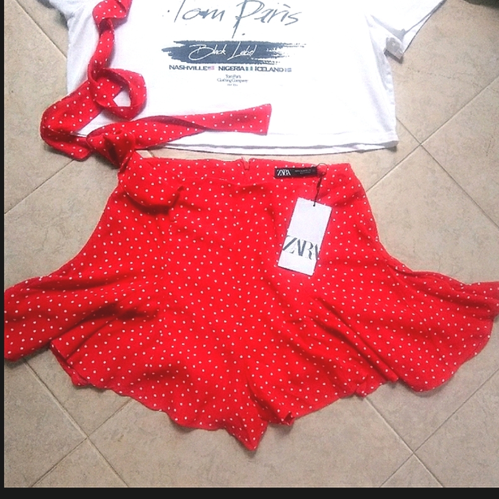 New ZARA Summer Shorts Red and White Polka Dots with a belt